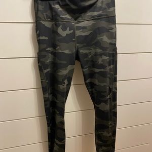 Athleta camo 7/8 leggings
